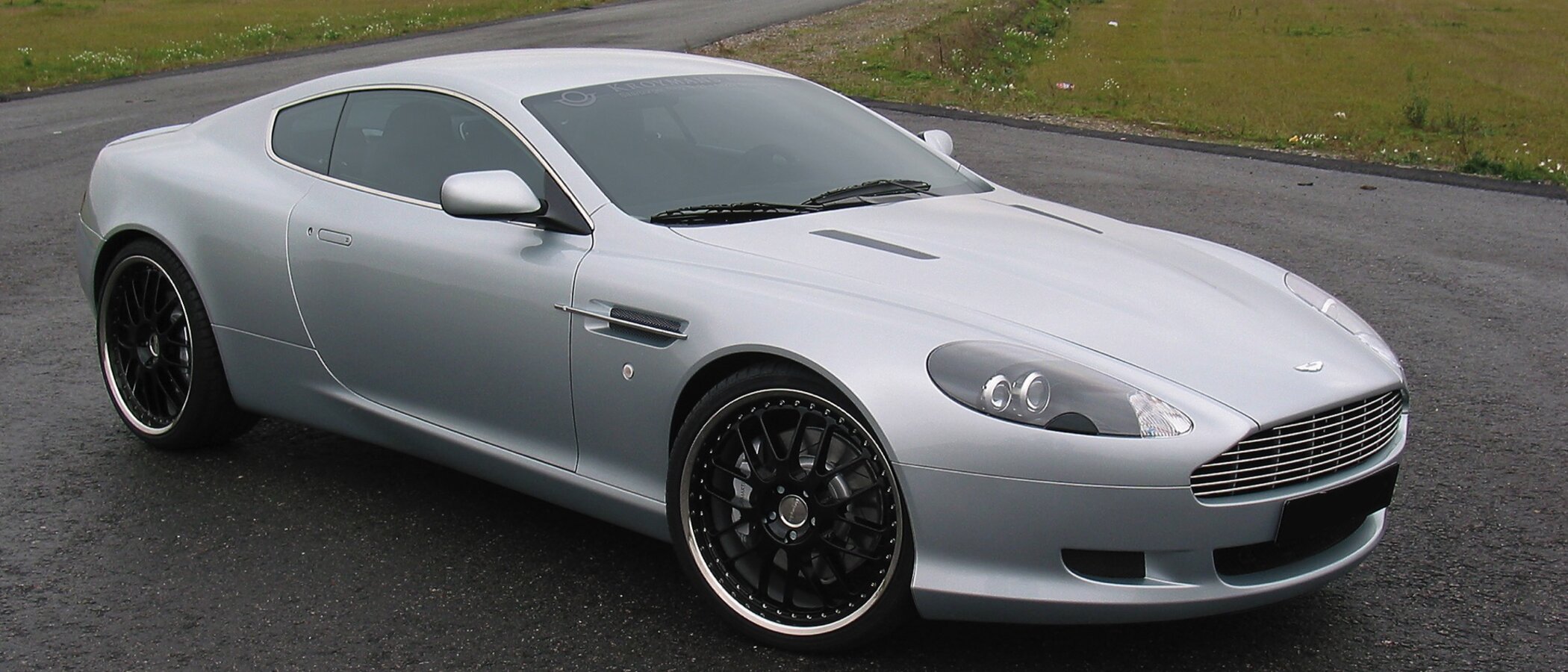 Aston Martin DB9