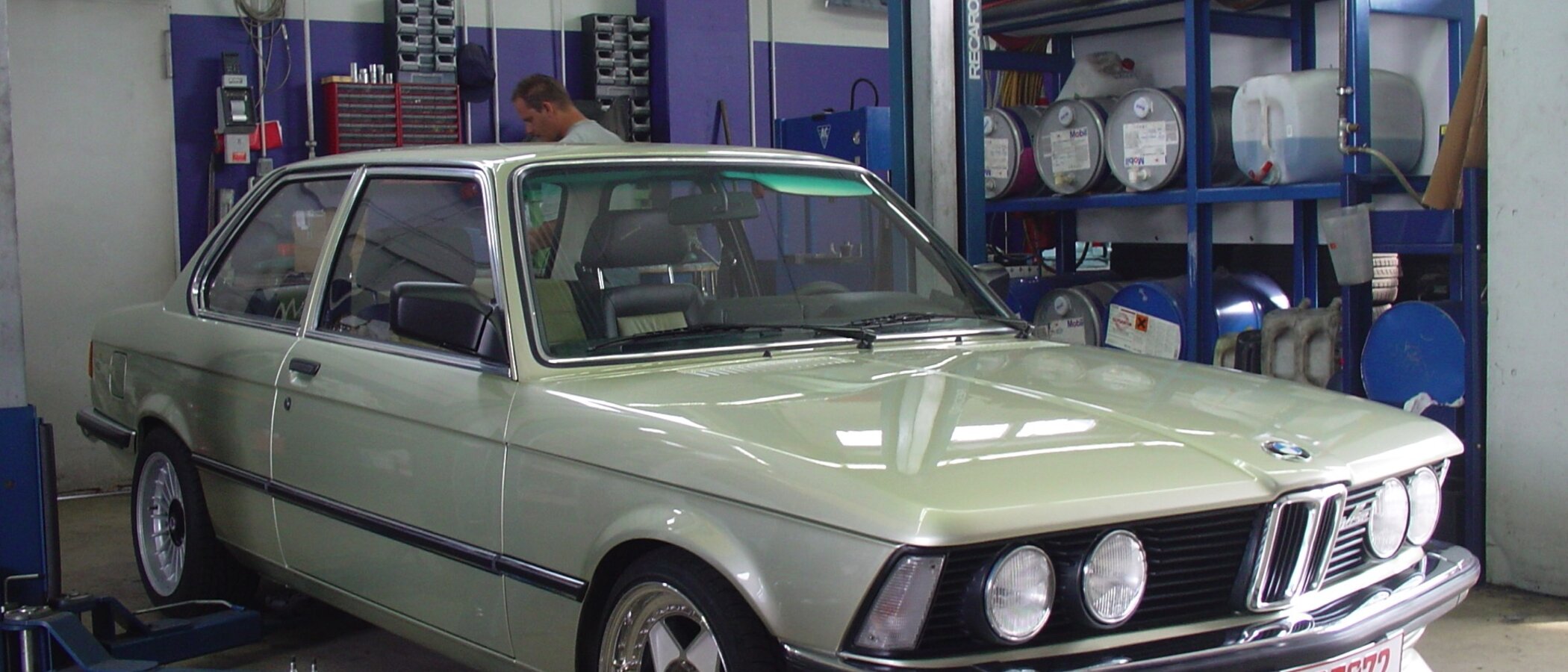 E21 mit Retro Wheels